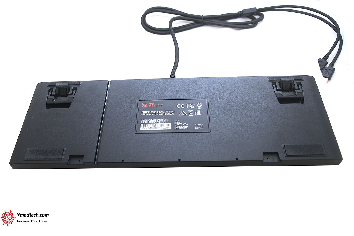 dsc 6918 Tt eSPORTS Neptune Elite RGB Blue Gaming Keyboard Review