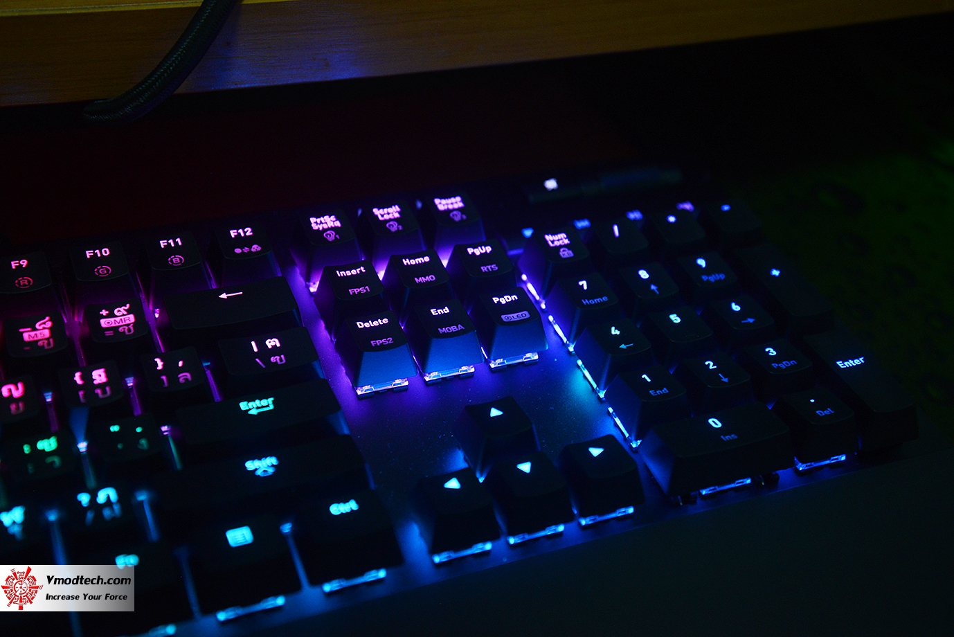 dsc 6970 Tt eSPORTS Neptune Elite RGB Blue Gaming Keyboard Review