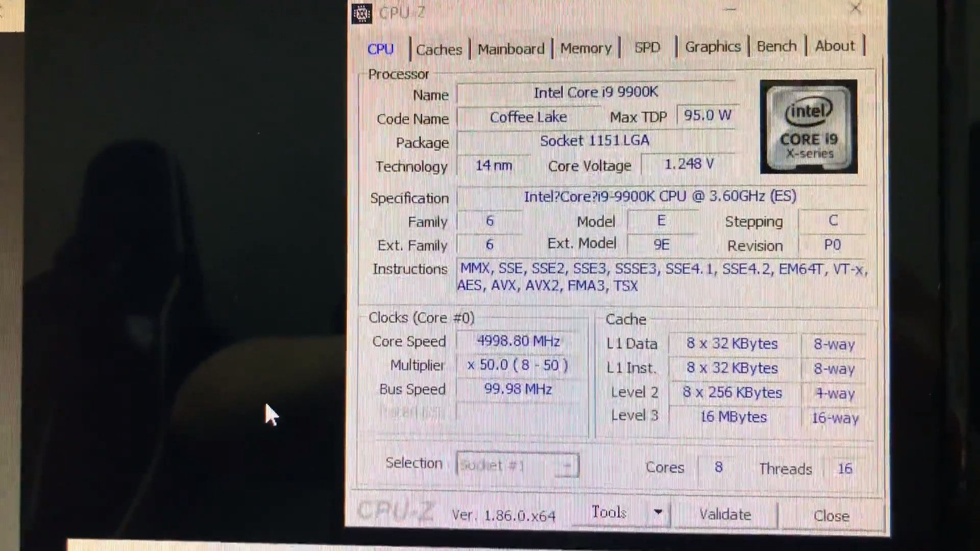 core i9 9900k cinebench cpuz 1 หลุดผลทดสอบ Intel Core i9 9900K ในโปรแกรม Cinebench 15 อย่างไม่เป็นทางการ ทำคะแนนเรนเดอร์อยู่ที่ 2166คะแนน 