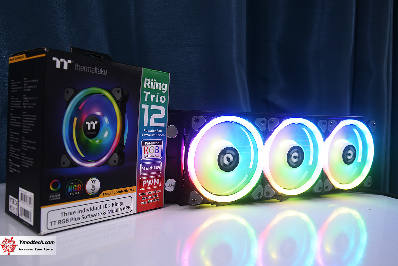 dsc 7956 Riing Trio 12 LED RGB Radiator Fan TT Premium Edition (3 Fan Pack) Review