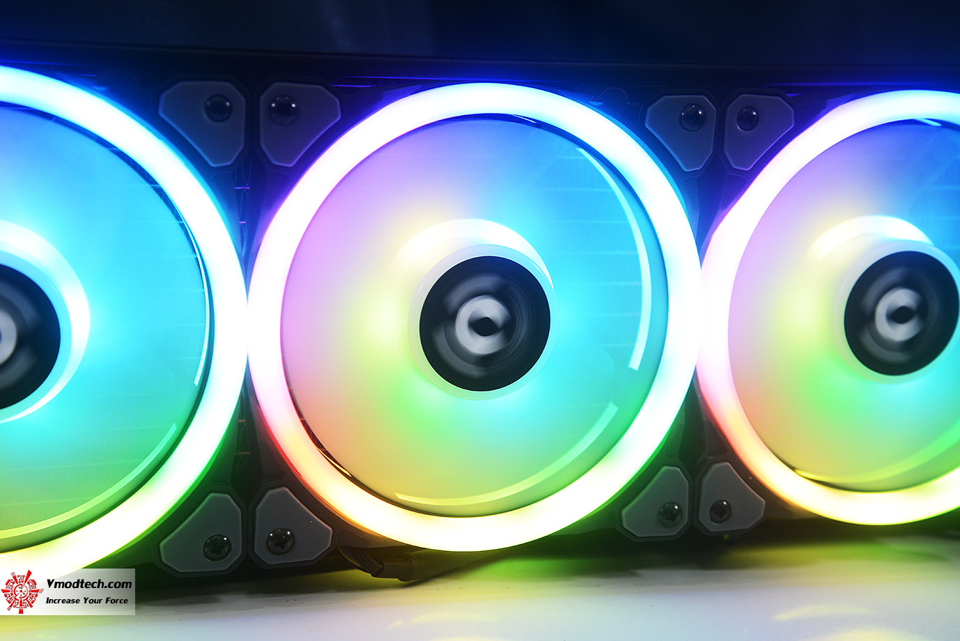 dsc_7966 dsc 7966 Riing Trio 12 LED RGB Radiator Fan TT Premium Edition (3 Fan Pack) Review