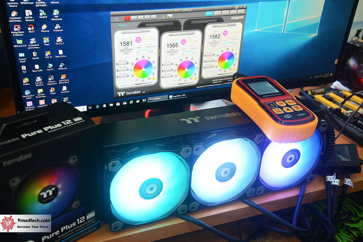 dsc 8960 Thermaltake Pure Plus 12 LED RGB Radiator Fan TT Premium Edition (3 Fan Pack) Review