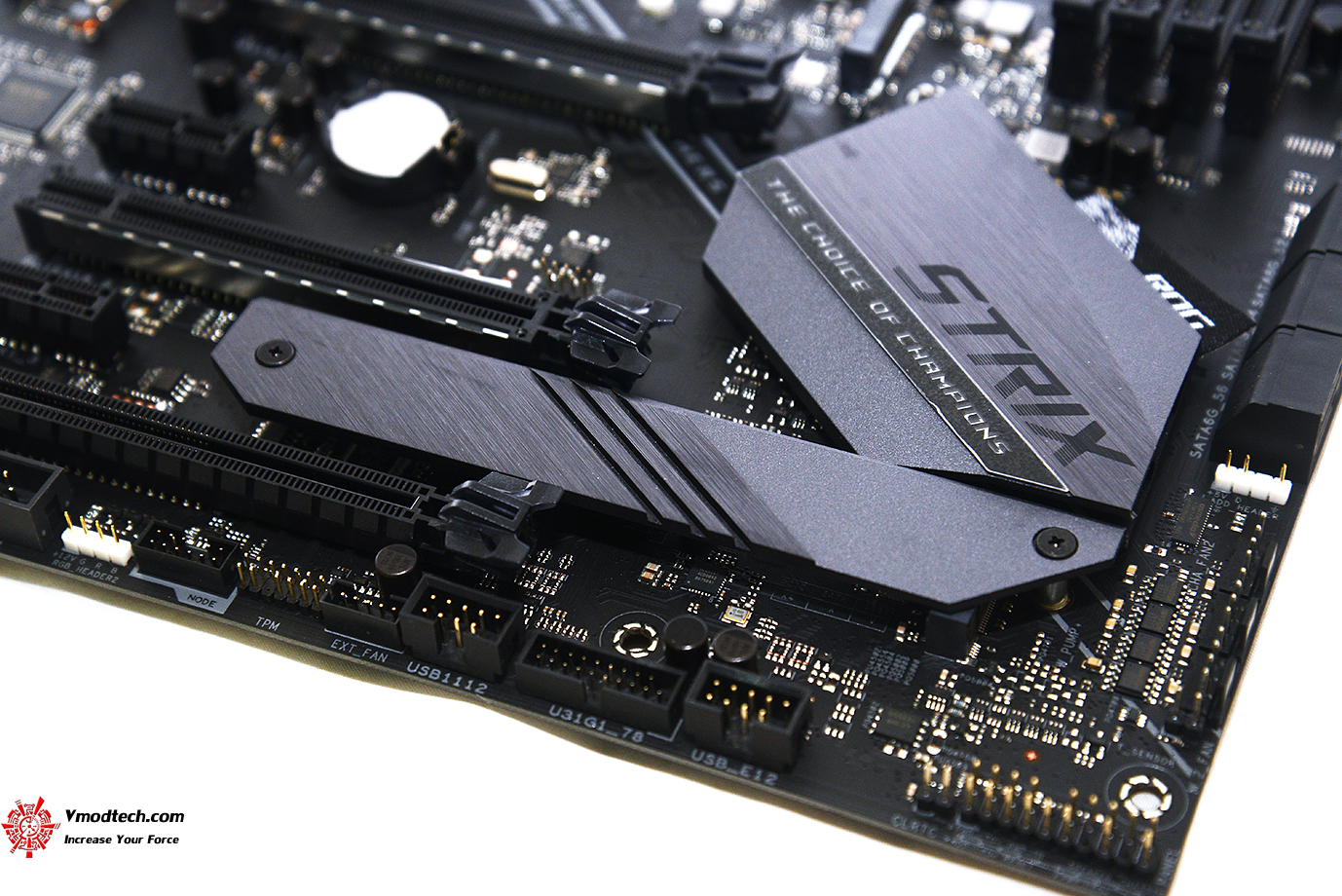 dsc 9977 ASUS ROG STRIX Z390 F GAMING REVIEW