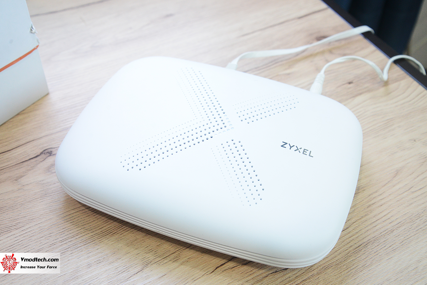 dsc 1065 ZYXEL Multy X AC3000 Tri Band WiFi System Review 