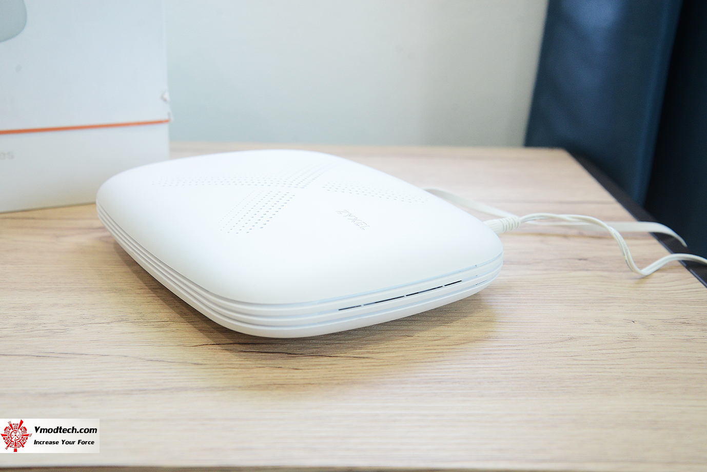 dsc 1073 ZYXEL Multy X AC3000 Tri Band WiFi System Review 