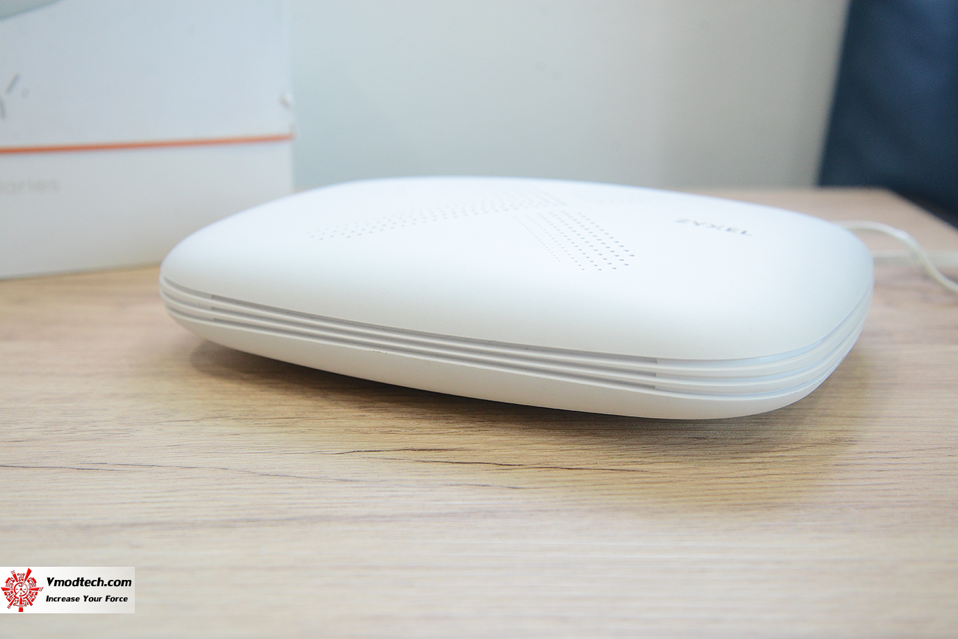 dsc 1080 ZYXEL Multy X AC3000 Tri Band WiFi System Review 