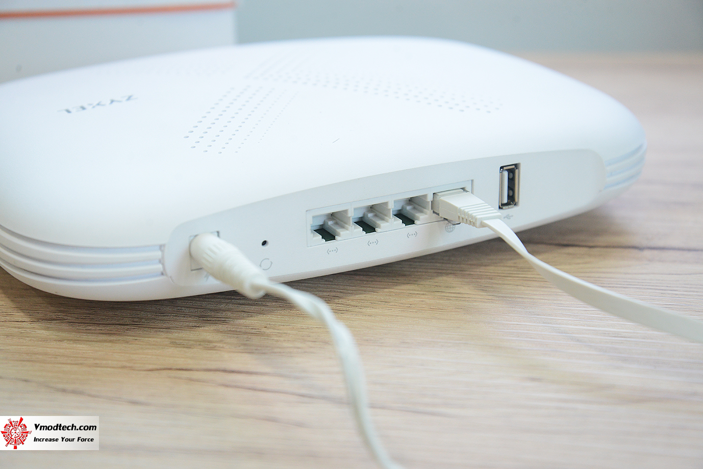 dsc 1102 ZYXEL Multy X AC3000 Tri Band WiFi System Review 