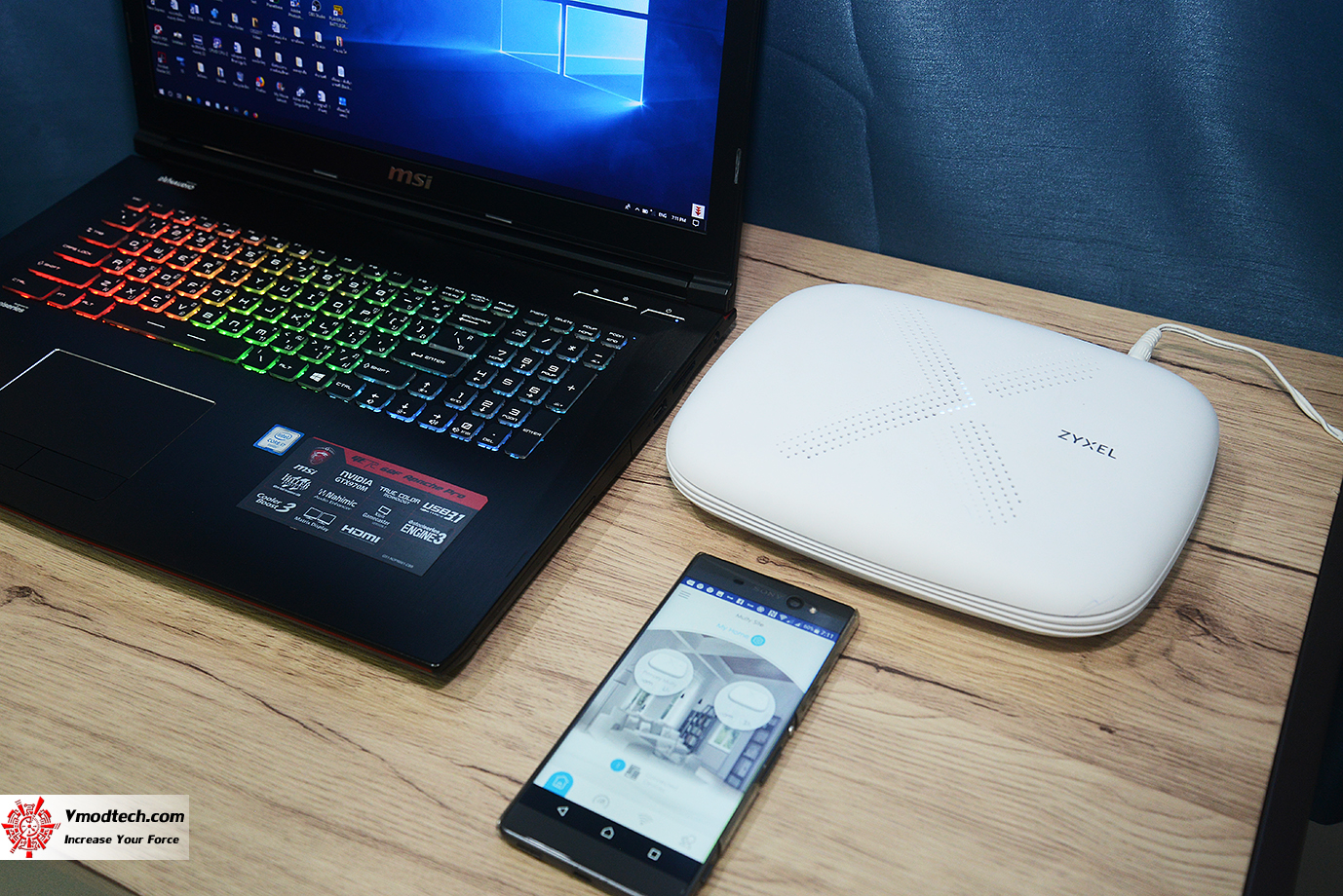 dsc 1226 ZYXEL Multy X AC3000 Tri Band WiFi System Review 