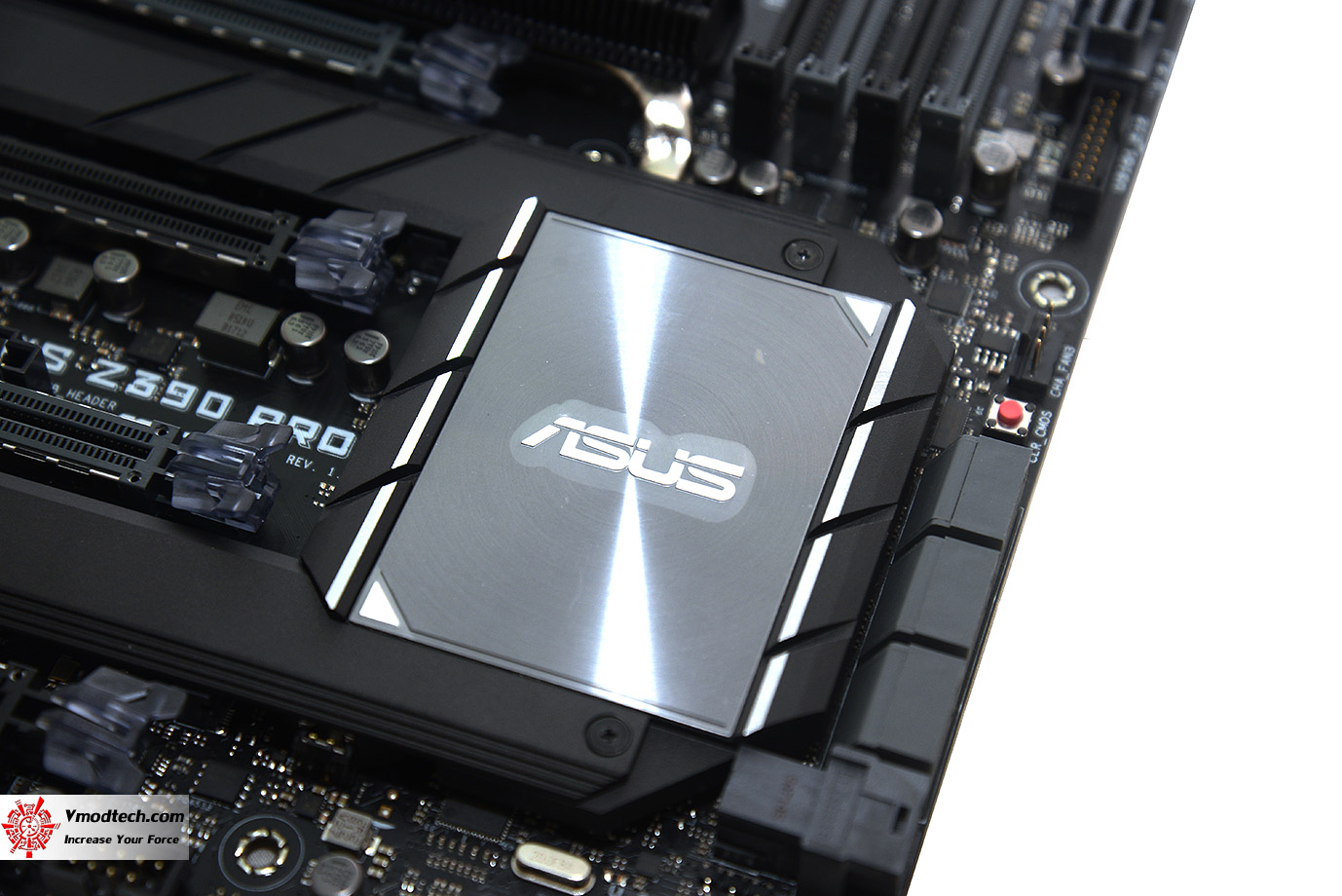 dsc 1347 ASUS WS Z390 PRO Servers & Workstations Motherboard Review