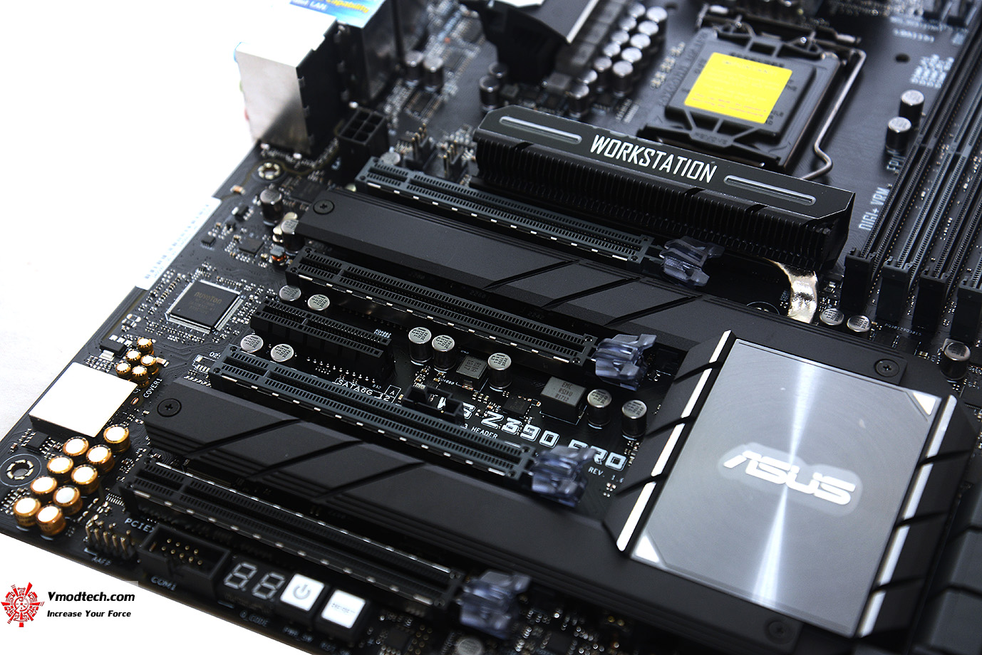 dsc 1377 ASUS WS Z390 PRO Servers & Workstations Motherboard Review