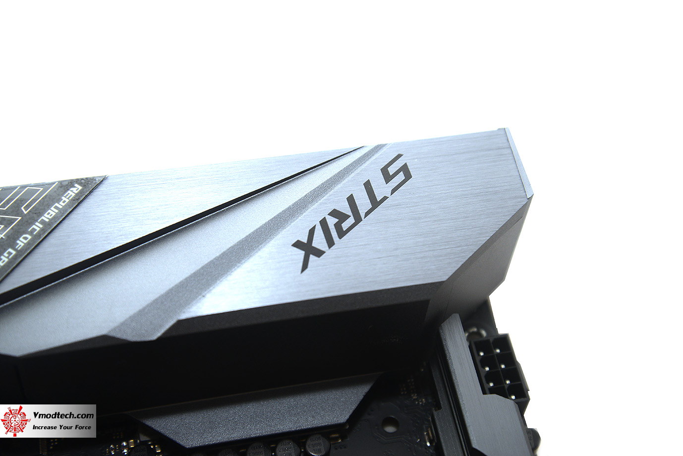 dsc 1537 ASUS ROG STRIX Z390 I GAMING REVIEW