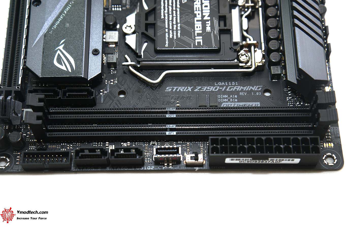dsc 1555 ASUS ROG STRIX Z390 I GAMING REVIEW