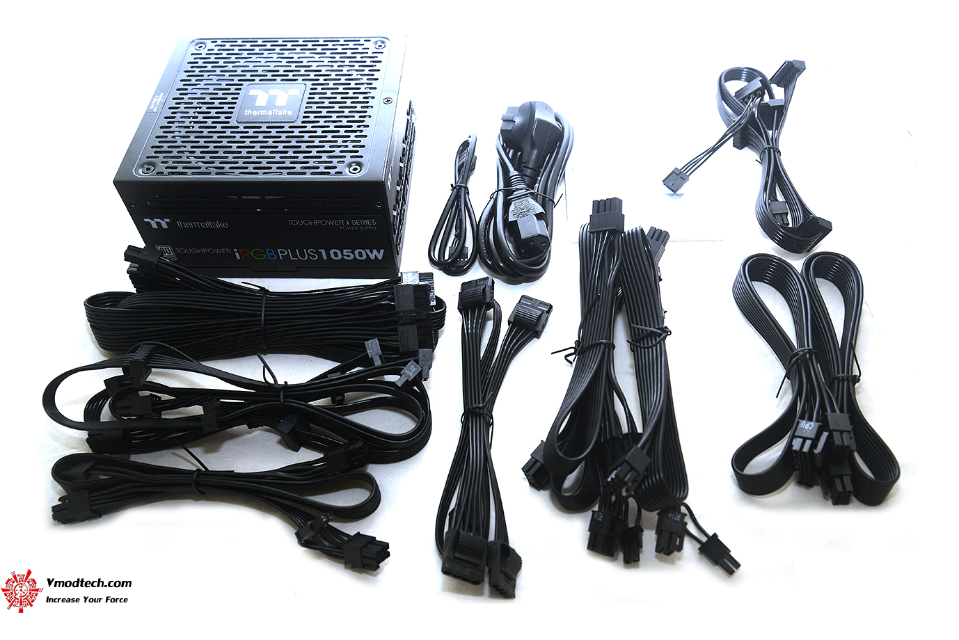 dsc 1451 Thermaltake Toughpower iRGB PLUS 1050W Platinum Review