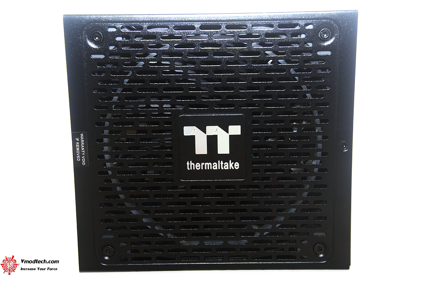 dsc 1490 Thermaltake Toughpower iRGB PLUS 1050W Platinum Review