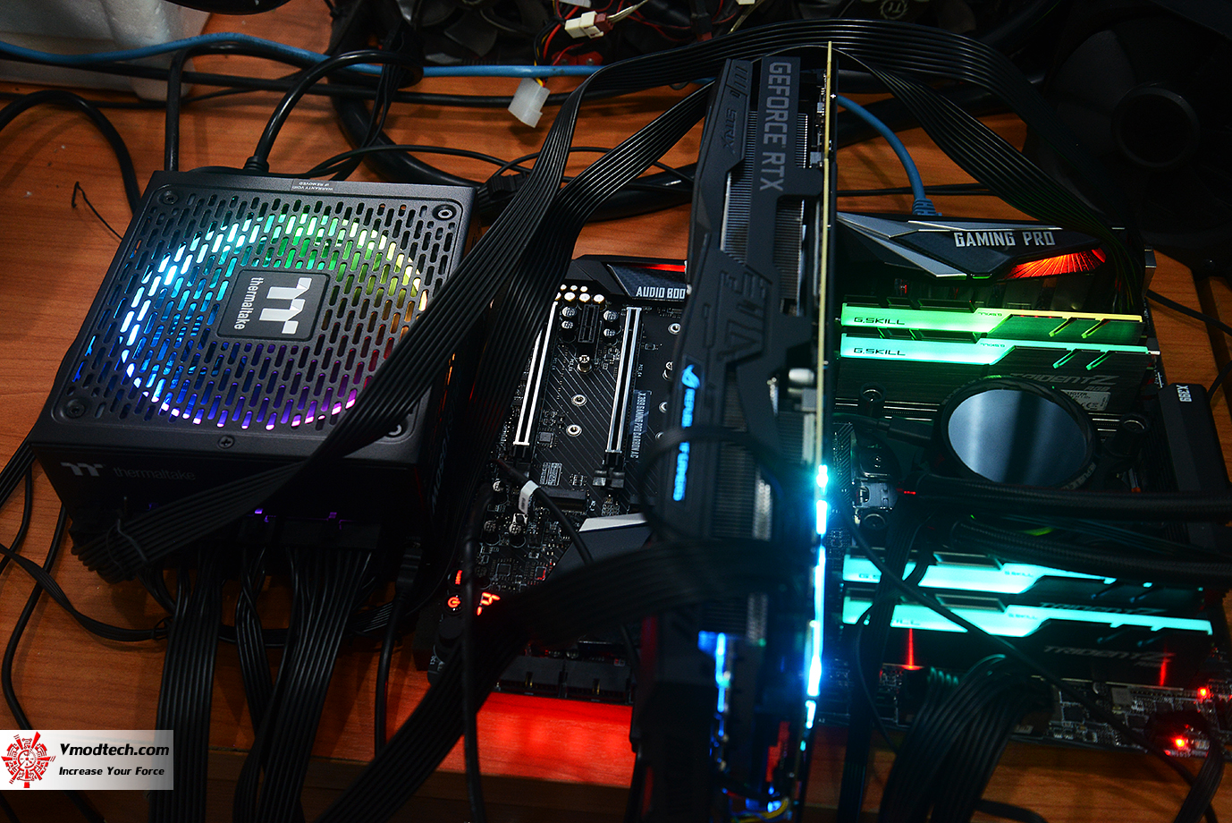 dsc 1865 Thermaltake Toughpower iRGB PLUS 1050W Platinum Review