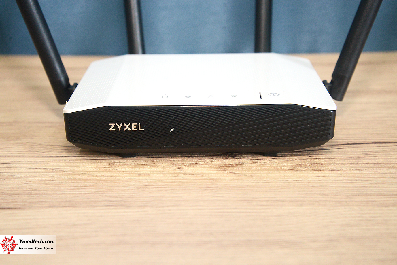 dsc 2461 ZYXEL AC1200 MU MIMO Dual Band Wireless Gigabit Router (NBG6615) Review