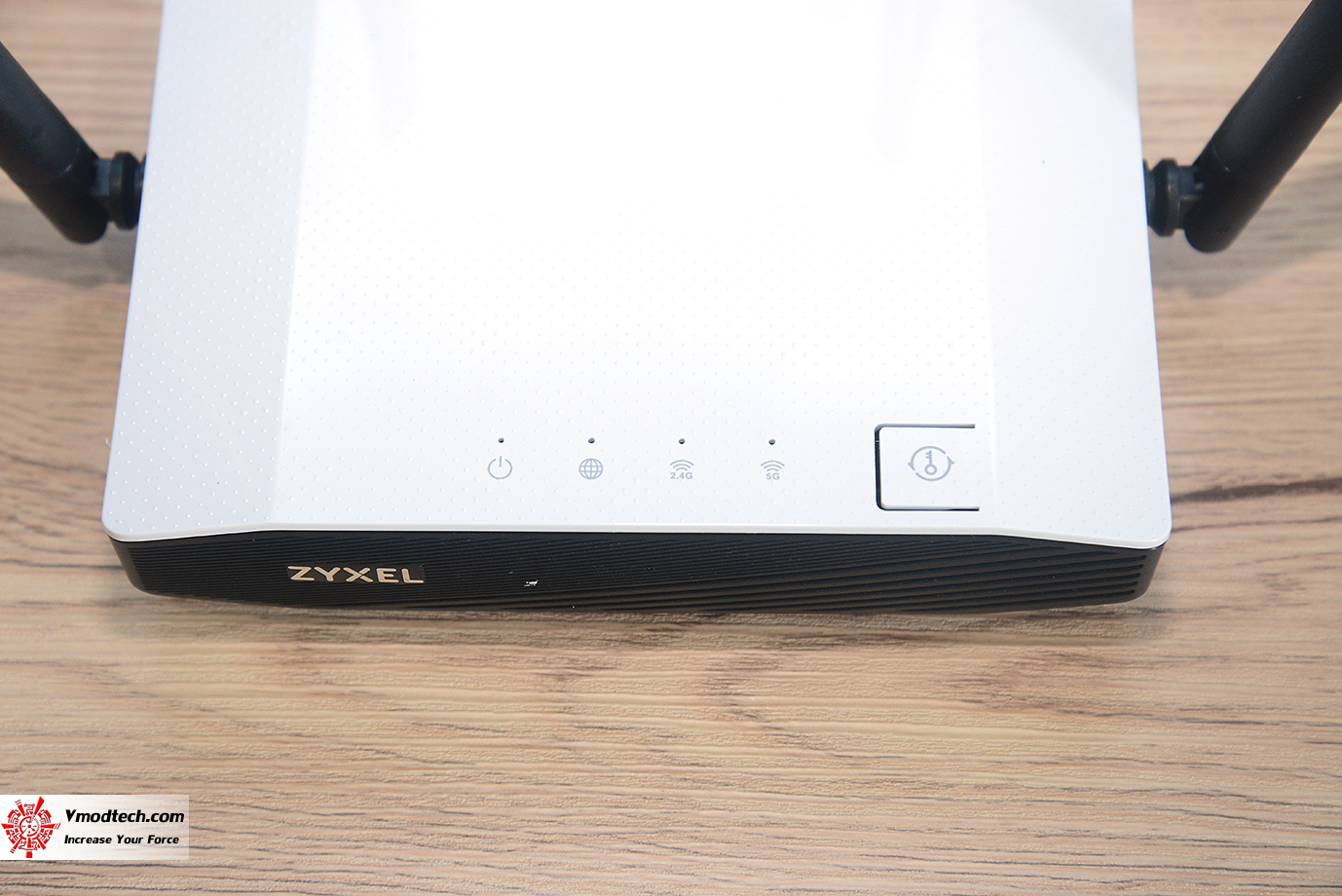 dsc 2468 ZYXEL AC1200 MU MIMO Dual Band Wireless Gigabit Router (NBG6615) Review
