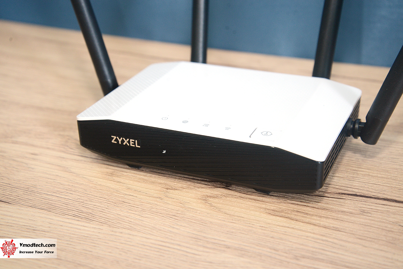 dsc 2482 ZYXEL AC1200 MU MIMO Dual Band Wireless Gigabit Router (NBG6615) Review