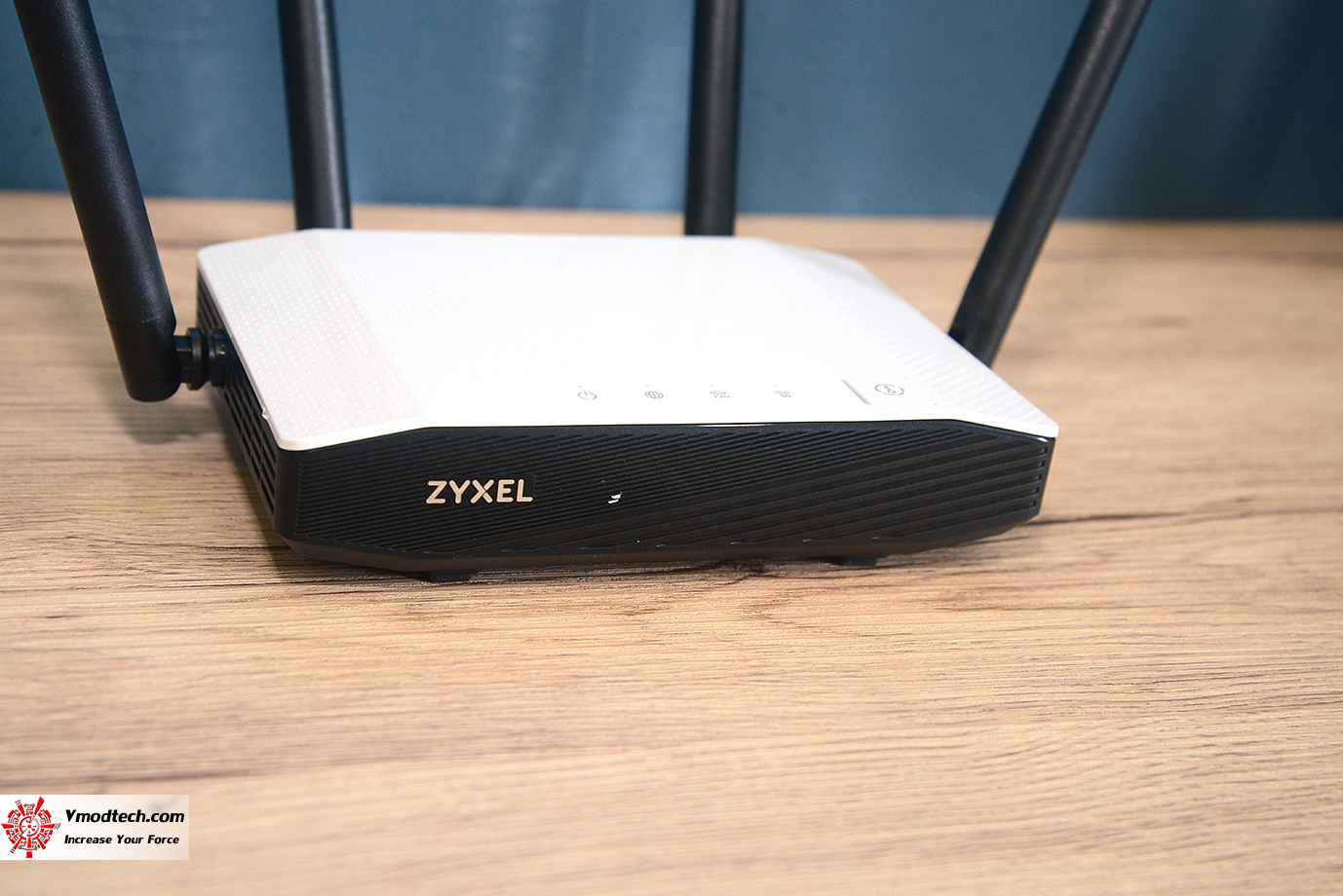dsc 2487 ZYXEL AC1200 MU MIMO Dual Band Wireless Gigabit Router (NBG6615) Review