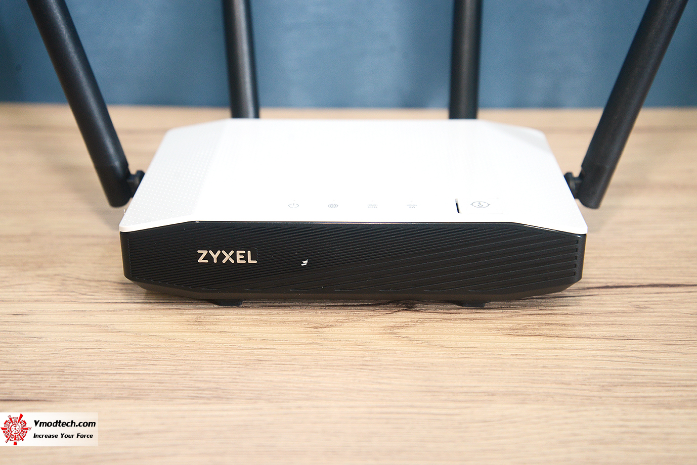 dsc 2490 ZYXEL AC1200 MU MIMO Dual Band Wireless Gigabit Router (NBG6615) Review