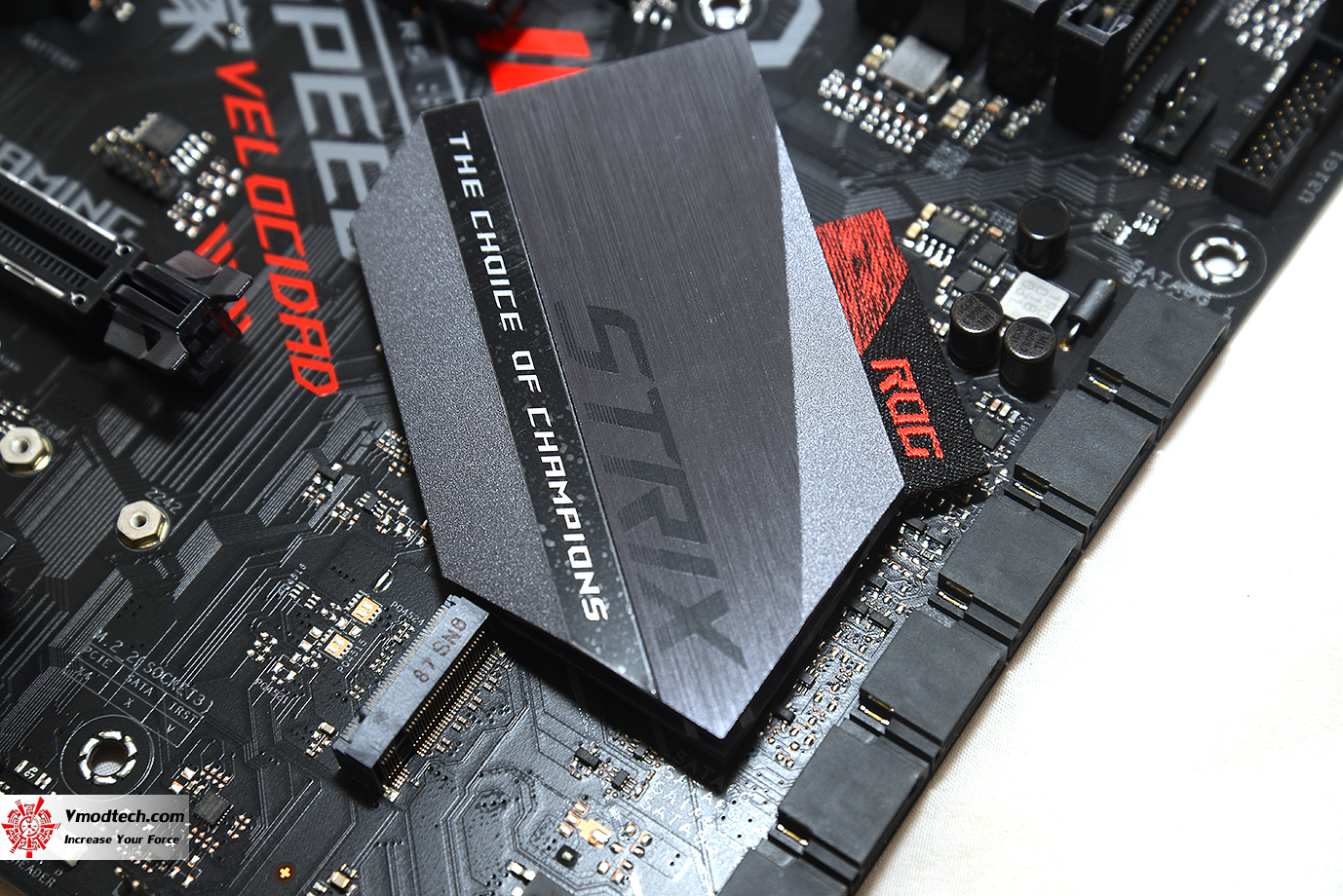 dsc 3810 ASUS ROG STRIX Z390 H GAMING REVIEW