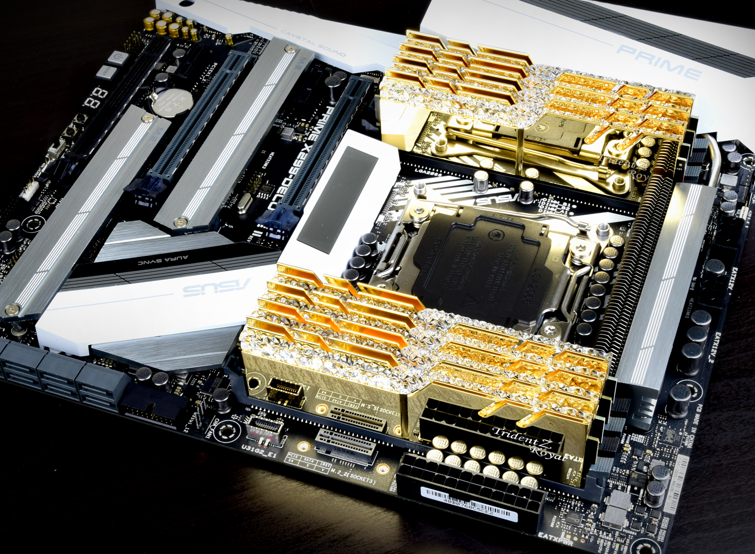 01 trident z royal motherboard G.SKILL เปิดตัวแรม Trident Z RGB และ Trident Z Royal บัส DDR4 4266MHz CL18 64GB (8x8GB) จัดเต็มด้วยไฟ RGB รองรับแพลตฟอร์ม Intel X299 Platform