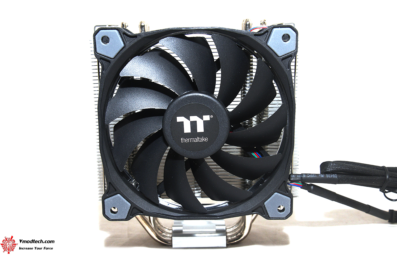 dsc 5327 Thermaltake Riing Silent 12 RGB Sync Edition CPU Cooler Review