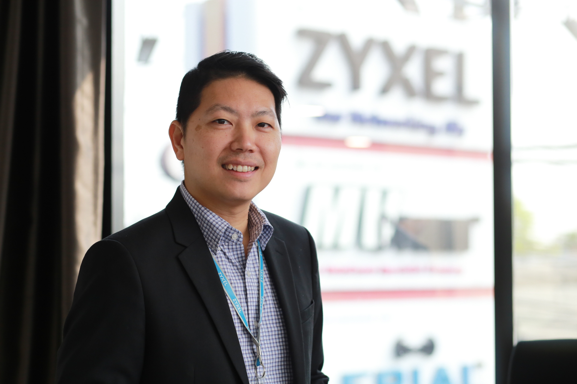 apichart c ZYXEL“ไซเซลรุกตลาดองค์กร ยกระดับการบริการ Advance Replacement ส่งสินค้าทดแทนเร็วกว่าเดิม เป็น Next Business Day” ส่งสินค้าทดแทนในวันรุ่งขึ้น เพิ่มความราบรื่นของธุรกิจ เพิ่มความพอใจในแบรนด์