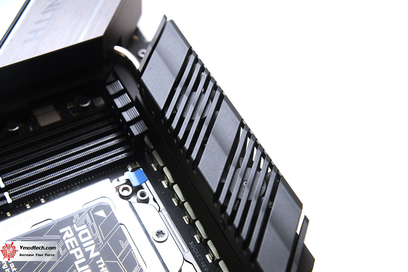 dsc 0103 ASUS ROG Zenith Extreme Alpha Review