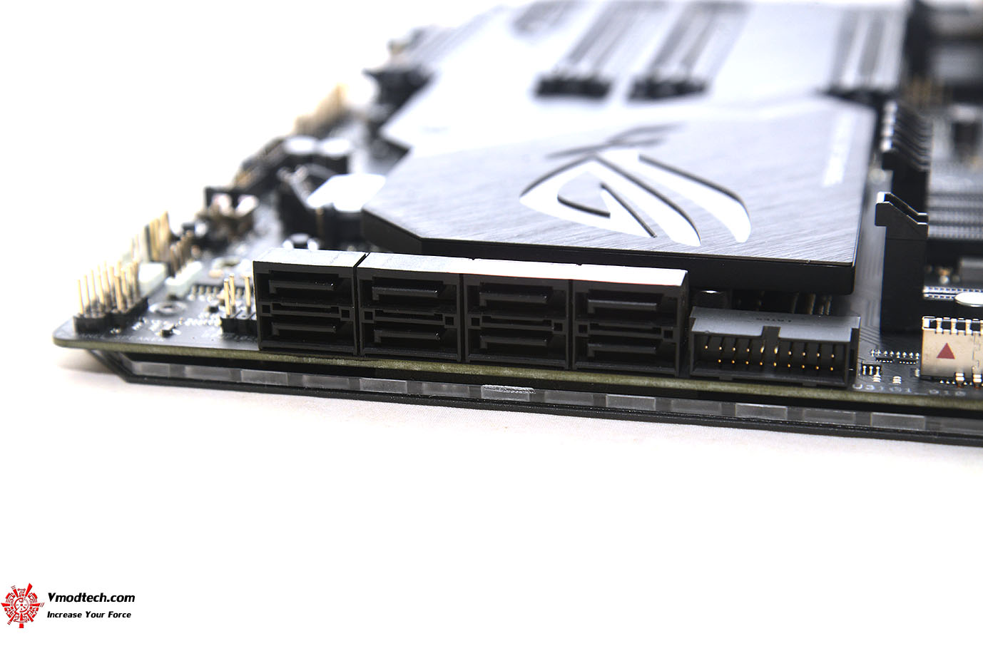 dsc 0128 ASUS ROG Zenith Extreme Alpha Review