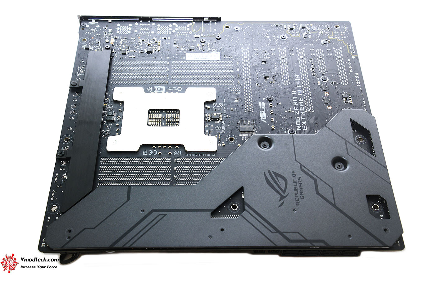 dsc 0166 ASUS ROG Zenith Extreme Alpha Review
