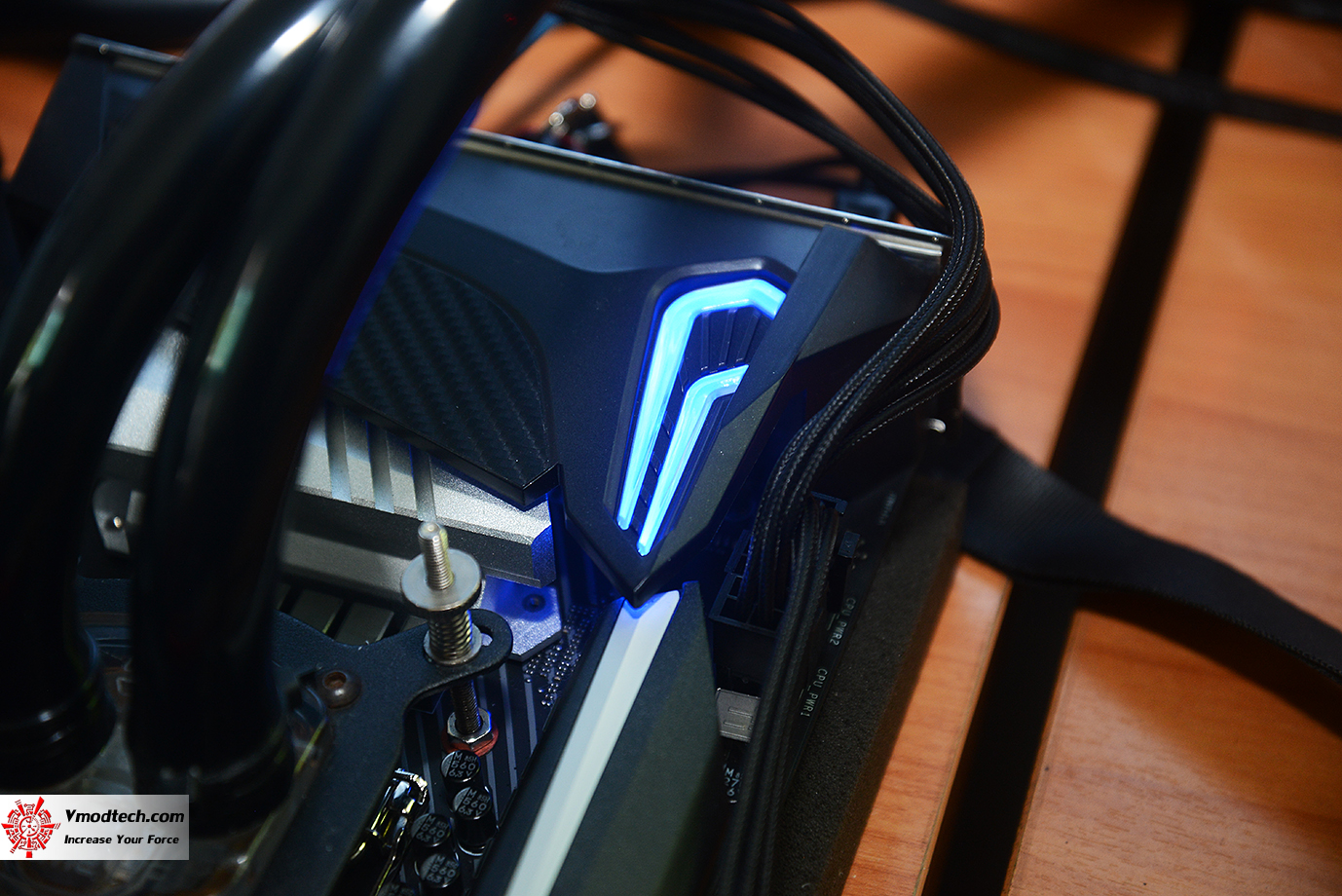 dsc 2761 MSI MPG Z390 GAMING PRO CARBON REVIEW