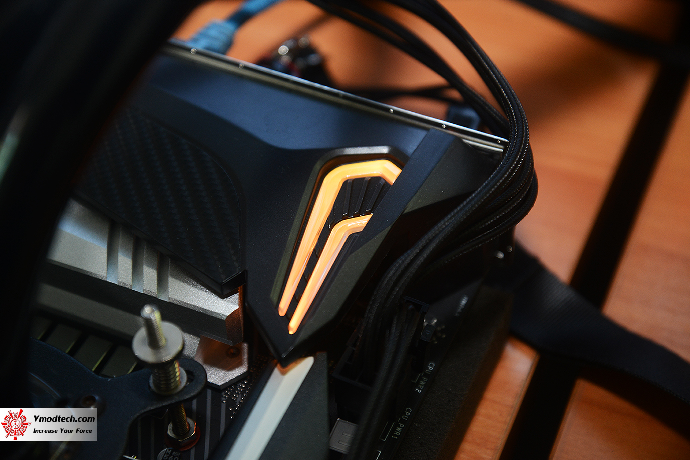 dsc 2767 MSI MPG Z390 GAMING PRO CARBON REVIEW