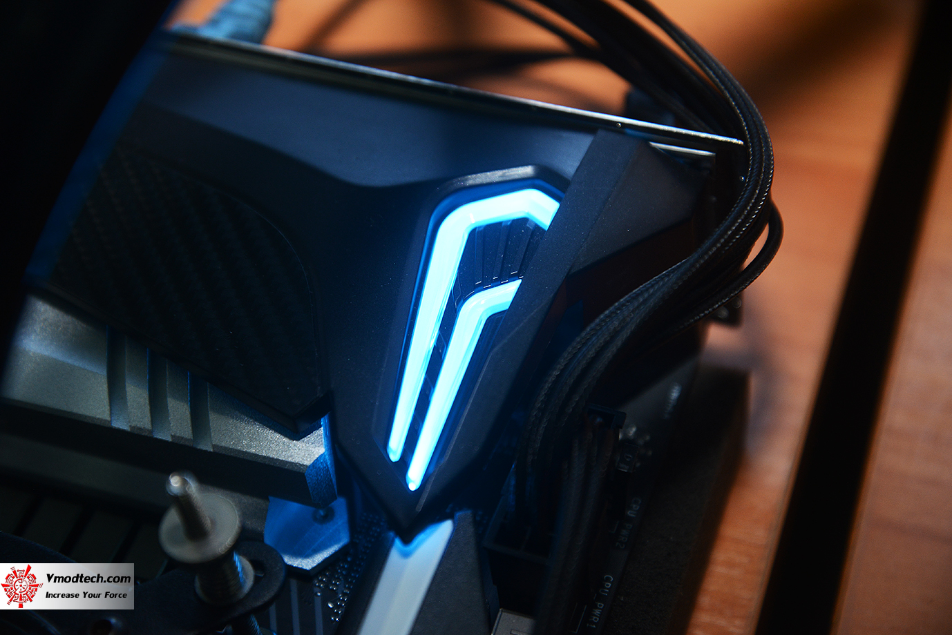 dsc 2813 MSI MPG Z390 GAMING PRO CARBON REVIEW