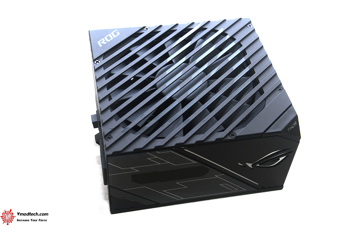 dsc 2736 ASUS ROG THOR 850W PLATINUM REVIEW