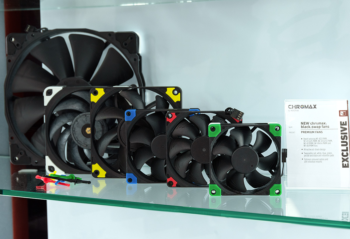 computex 2019 chromax black swap fans Noctua โชว์ผลิตภัณฑ์มากมายที่เป็นรุ่นต้นแบบที่กำลังจะเปิดตัวเร็วๆนี้รวมทั้งซีพียูคูลเลอร์รุ่นใหม่ Dual Tower ขนาด 140ม.ม. ในงาน Computex2019 