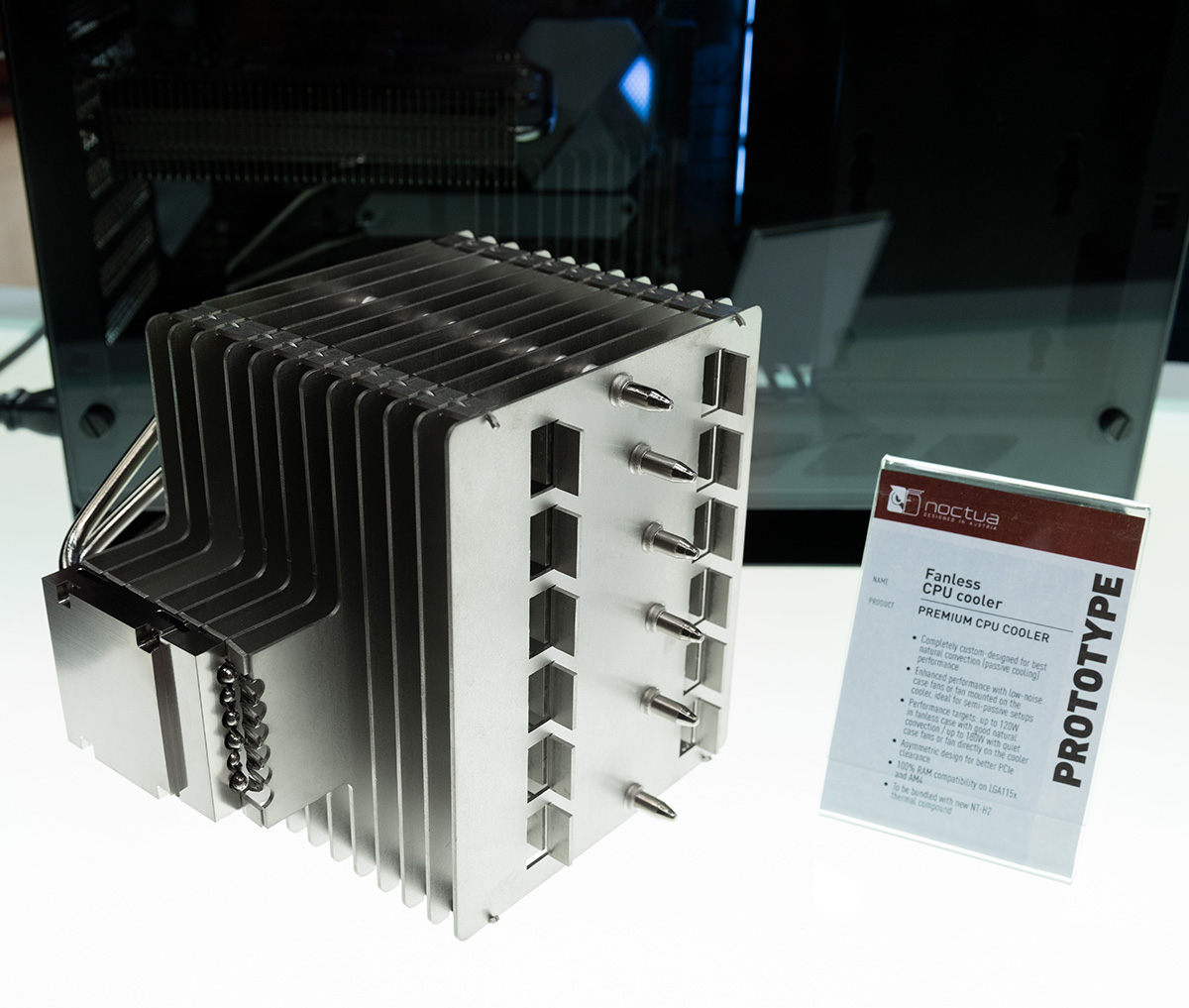 computex 2019 fanless cpu cooler Noctua โชว์ผลิตภัณฑ์มากมายที่เป็นรุ่นต้นแบบที่กำลังจะเปิดตัวเร็วๆนี้รวมทั้งซีพียูคูลเลอร์รุ่นใหม่ Dual Tower ขนาด 140ม.ม. ในงาน Computex2019 