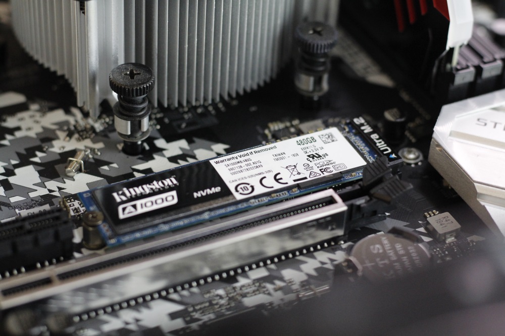 kingston a1000 ssd เปลี่ยนฮาร์ดดิสก์ตัวเก่า ด้วย SSD NVMe PCIe คืนชีพให้ระบบของคุณ ได้อย่างรวดเร็วและคุ้มค่า