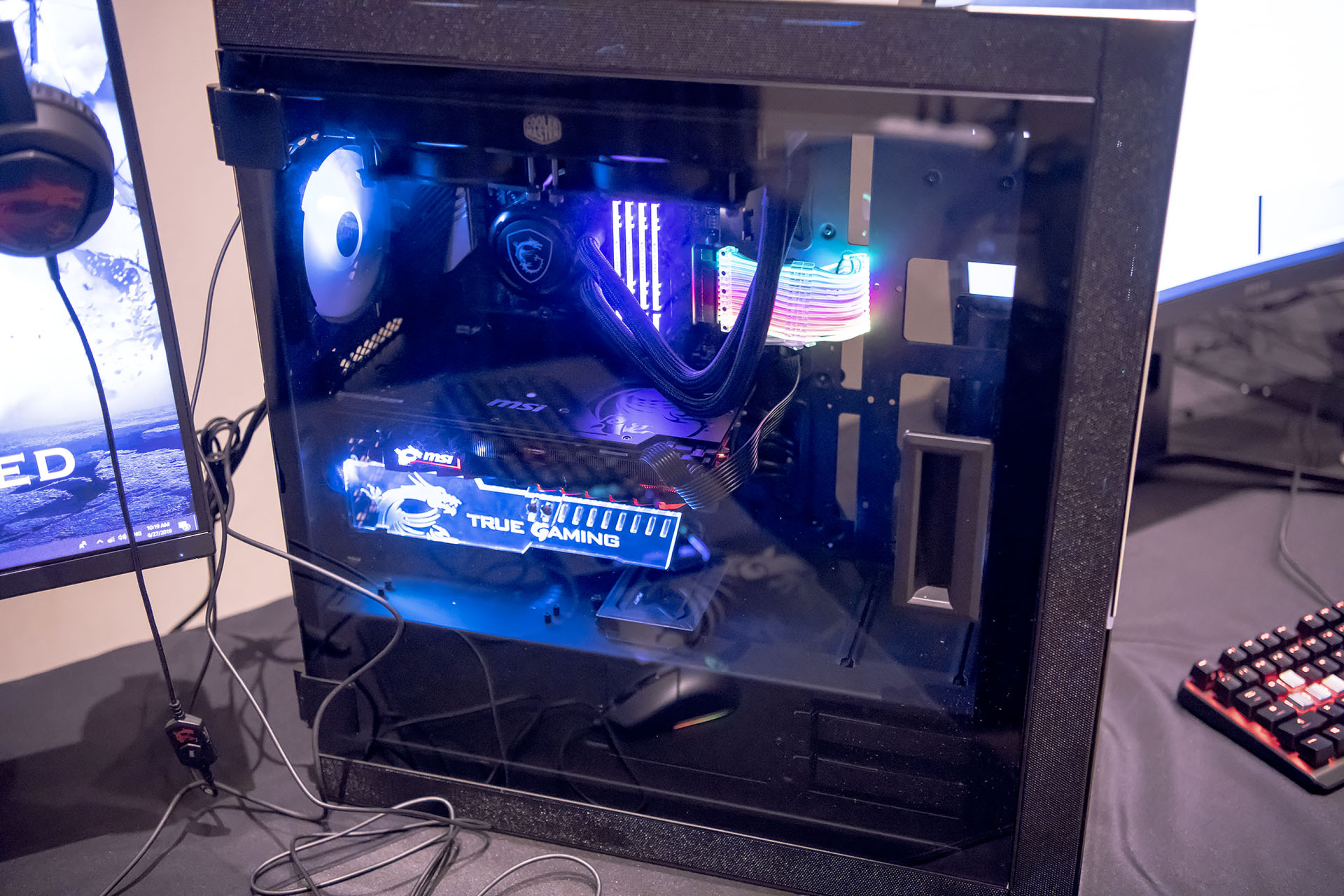 dsc 4718 บรรยากาศงาน MSI Indo Pacific X570 Partner Convention พบการเปิดตัวเมนบอร์ด X570 รุ่นใหม่ล่าสุดจากทาง MSI ต้อนรับการมาของซีพียู AMD RYZEN 3000ซีรี่ย์ 