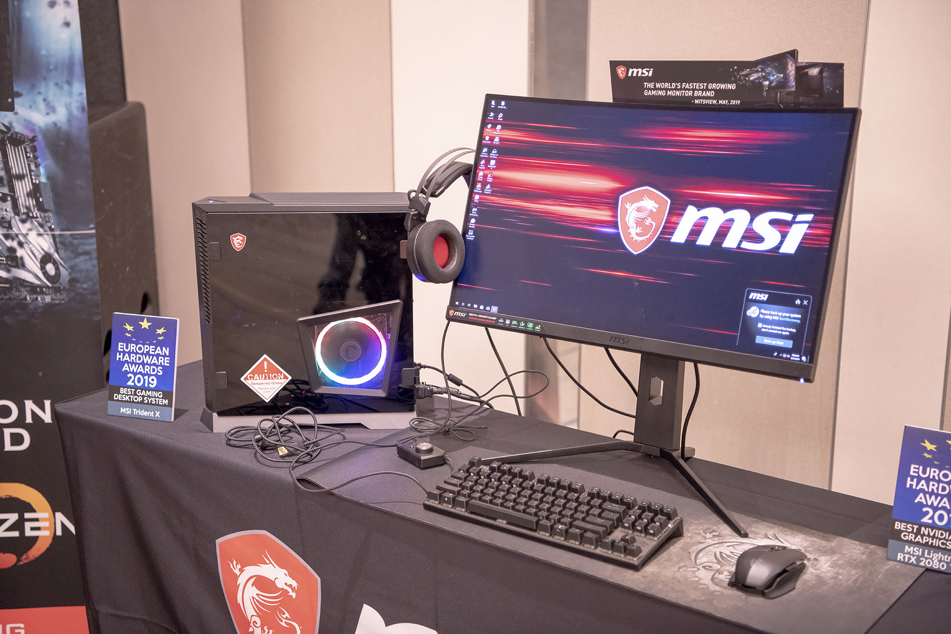 dsc 4786 บรรยากาศงาน MSI Indo Pacific X570 Partner Convention พบการเปิดตัวเมนบอร์ด X570 รุ่นใหม่ล่าสุดจากทาง MSI ต้อนรับการมาของซีพียู AMD RYZEN 3000ซีรี่ย์ 