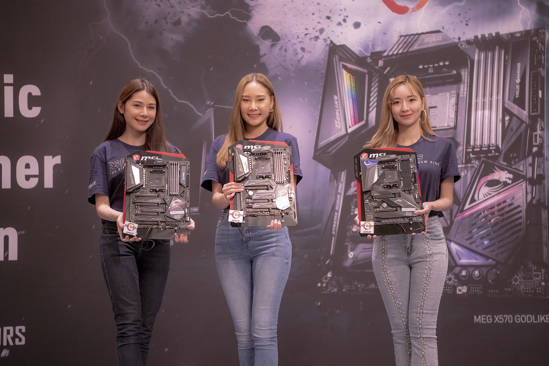 dsc 4894 บรรยากาศงาน MSI Indo Pacific X570 Partner Convention พบการเปิดตัวเมนบอร์ด X570 รุ่นใหม่ล่าสุดจากทาง MSI ต้อนรับการมาของซีพียู AMD RYZEN 3000ซีรี่ย์ 