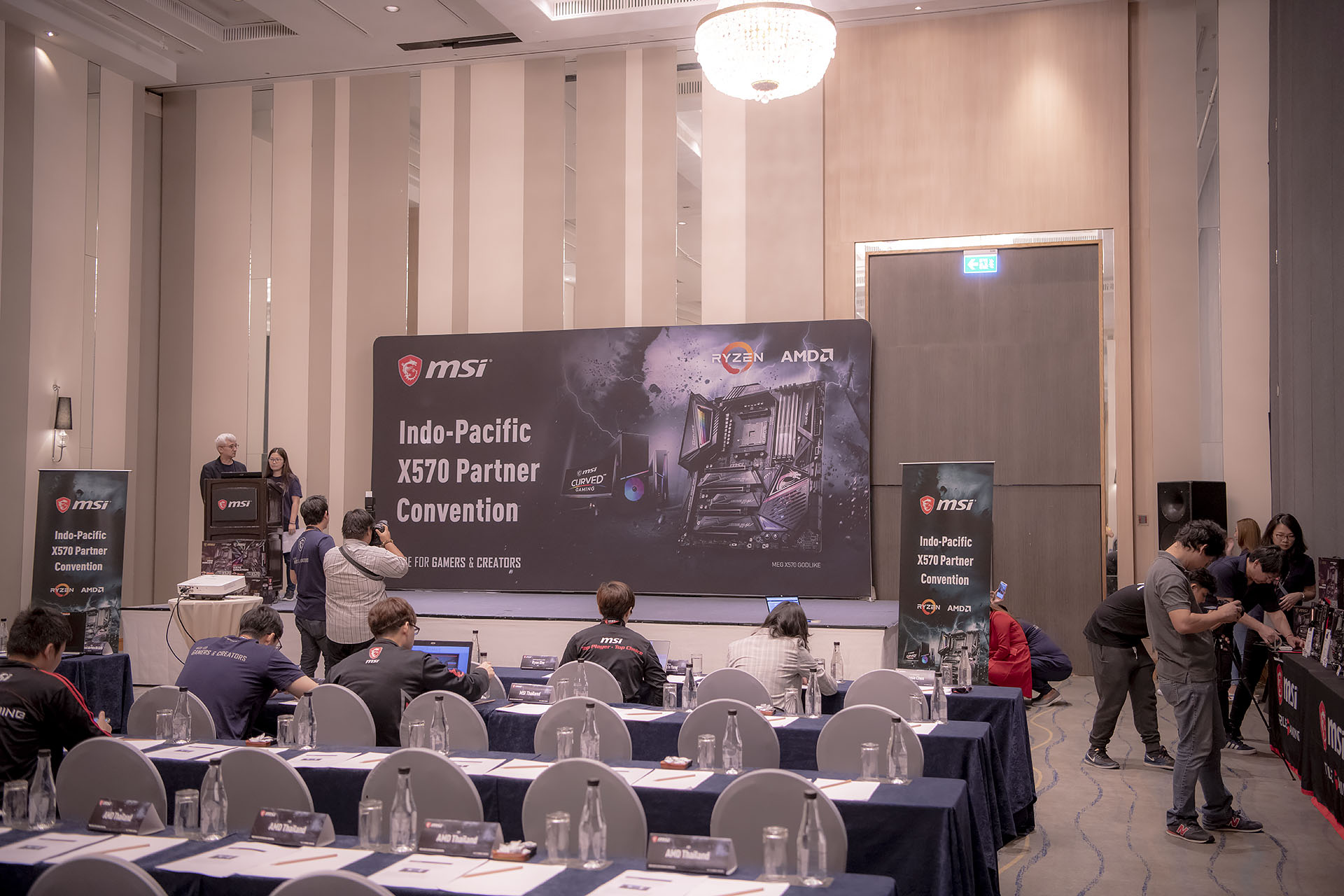 dsc 4835 บรรยากาศงาน MSI Indo Pacific X570 Partner Convention พบการเปิดตัวเมนบอร์ด X570 รุ่นใหม่ล่าสุดจากทาง MSI ต้อนรับการมาของซีพียู AMD RYZEN 3000ซีรี่ย์ 