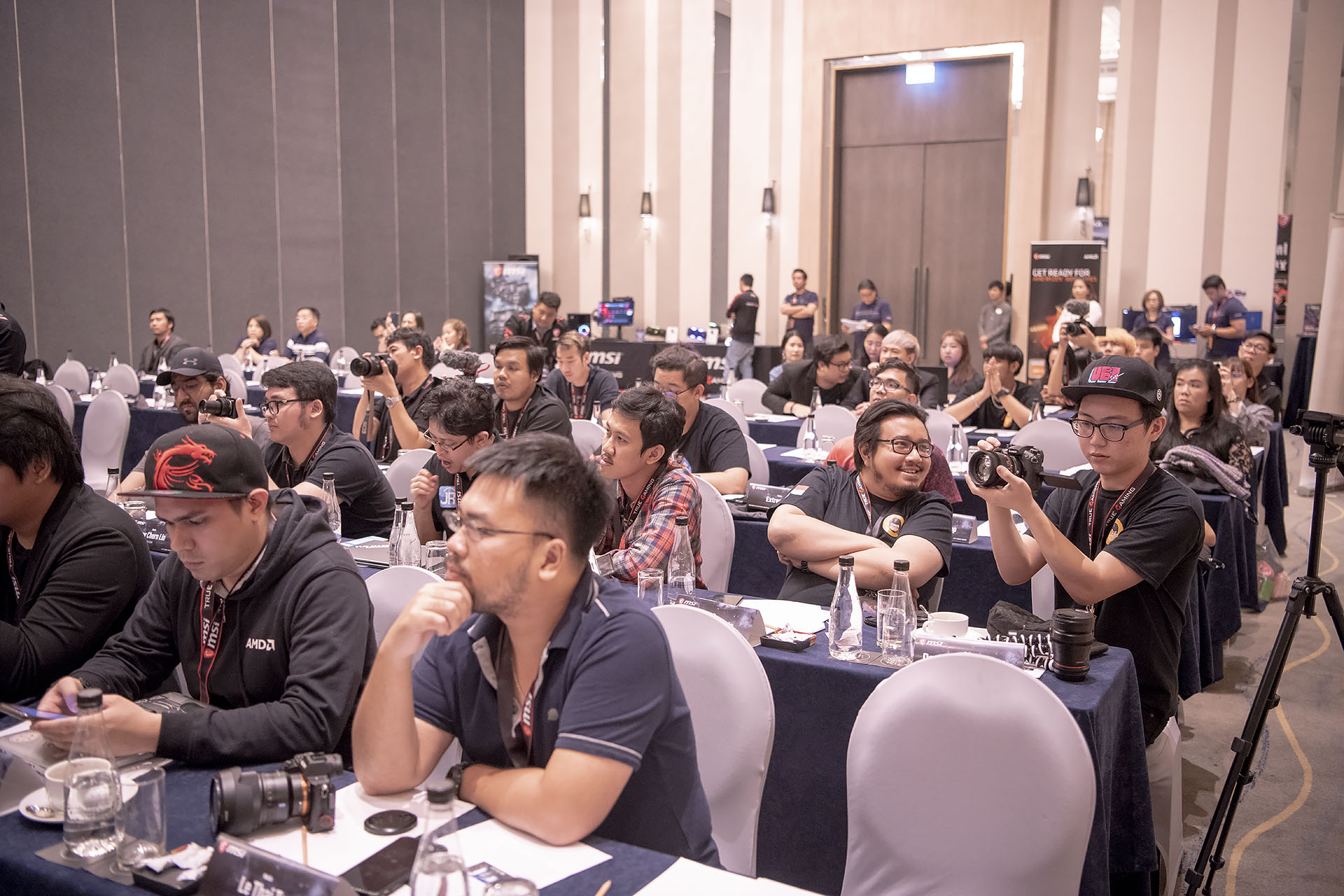 dsc 4887 บรรยากาศงาน MSI Indo Pacific X570 Partner Convention พบการเปิดตัวเมนบอร์ด X570 รุ่นใหม่ล่าสุดจากทาง MSI ต้อนรับการมาของซีพียู AMD RYZEN 3000ซีรี่ย์ 