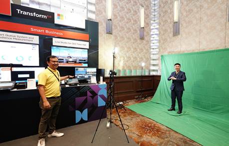 thumbnail image012 เลอโนโวจัดงาน “Transform 3.0 at Accelerate” โชว์อุปกรณ์อัจฉริยะ และโซลูชั่นใหม่สู่ความสำเร็จสำหรับองค์กรยุคดิจิทัล