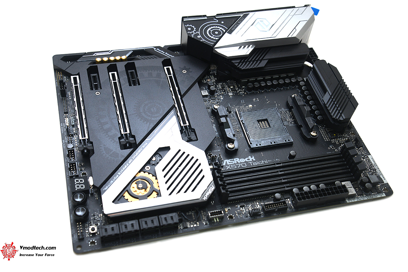 dsc 4636 ASRock X570 Taichi Review 