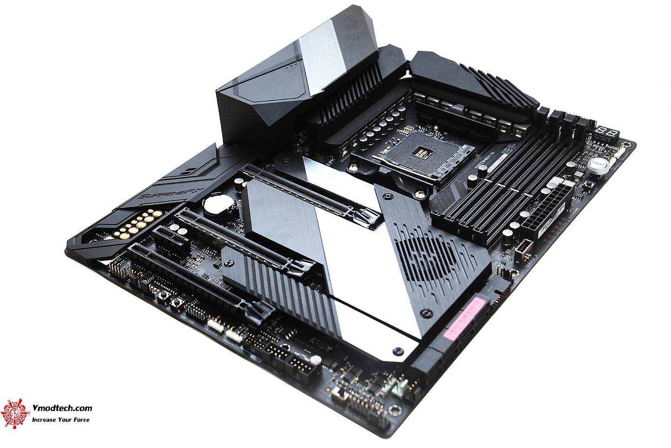 dsc 6361 ASUS ROG Crosshair VIII Hero (WI FI) Review