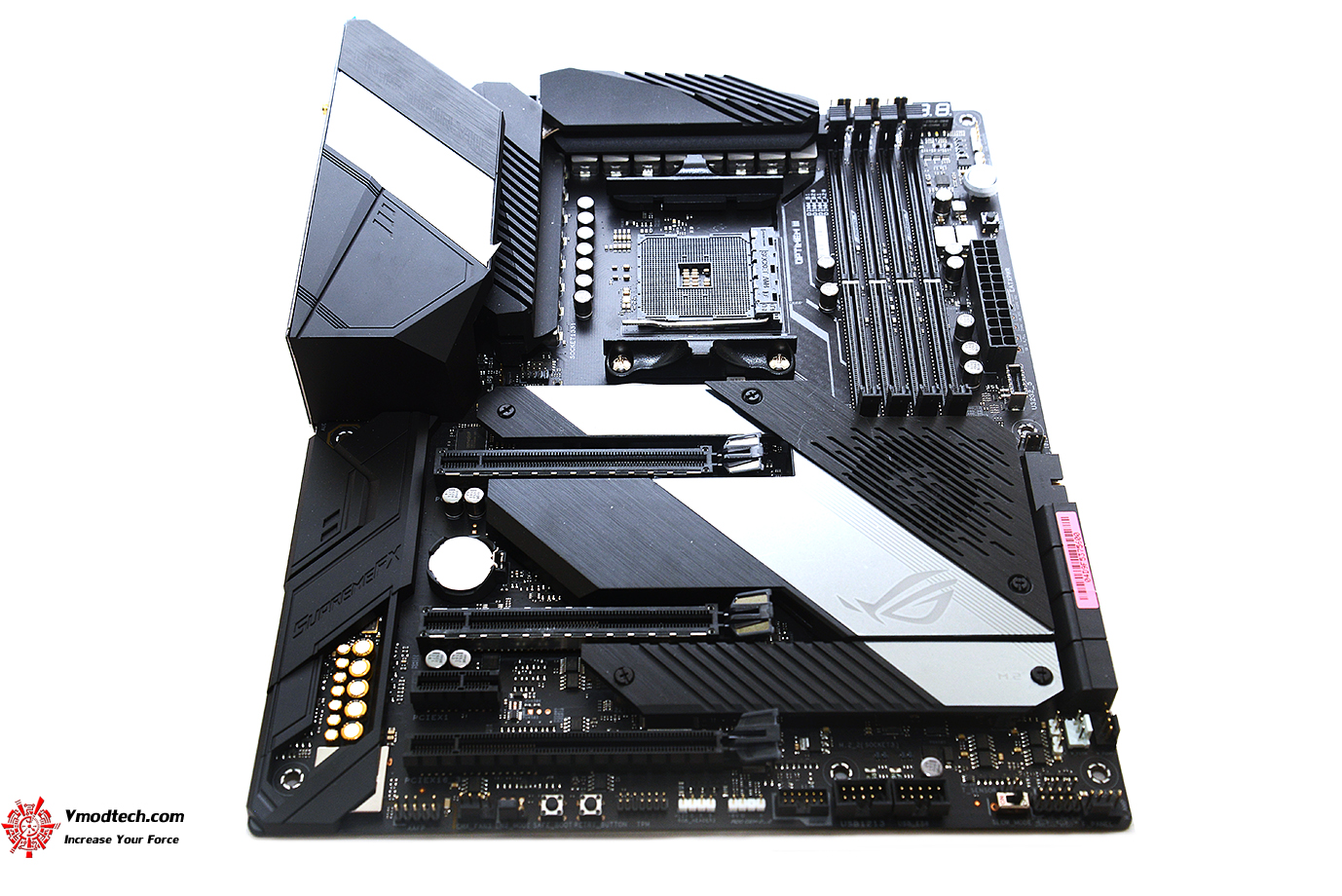 dsc 6404 ASUS ROG Crosshair VIII Hero (WI FI) Review