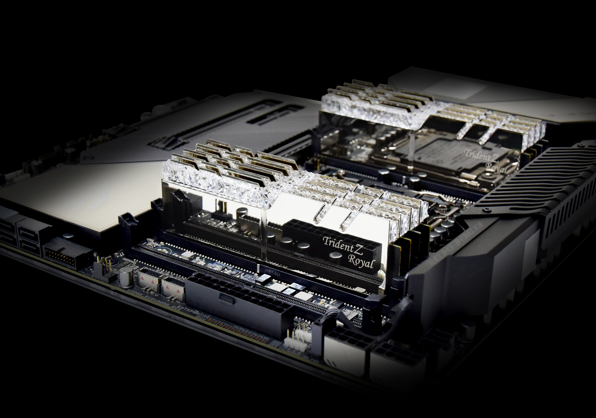 royal silver G.SKILL เปิดตัวแรมรุ่นใหม่ล่าสุด G.SKILL Trident Z Royal DDR4 4300 CL19 และ DDR4 4000 CL16 64GB (8GBx8) แบบ Quad Channel สองรุ่น Royal Gold และ Royal Silver ที่ใช้งานกับแพลตฟอร์ม Intel X299 