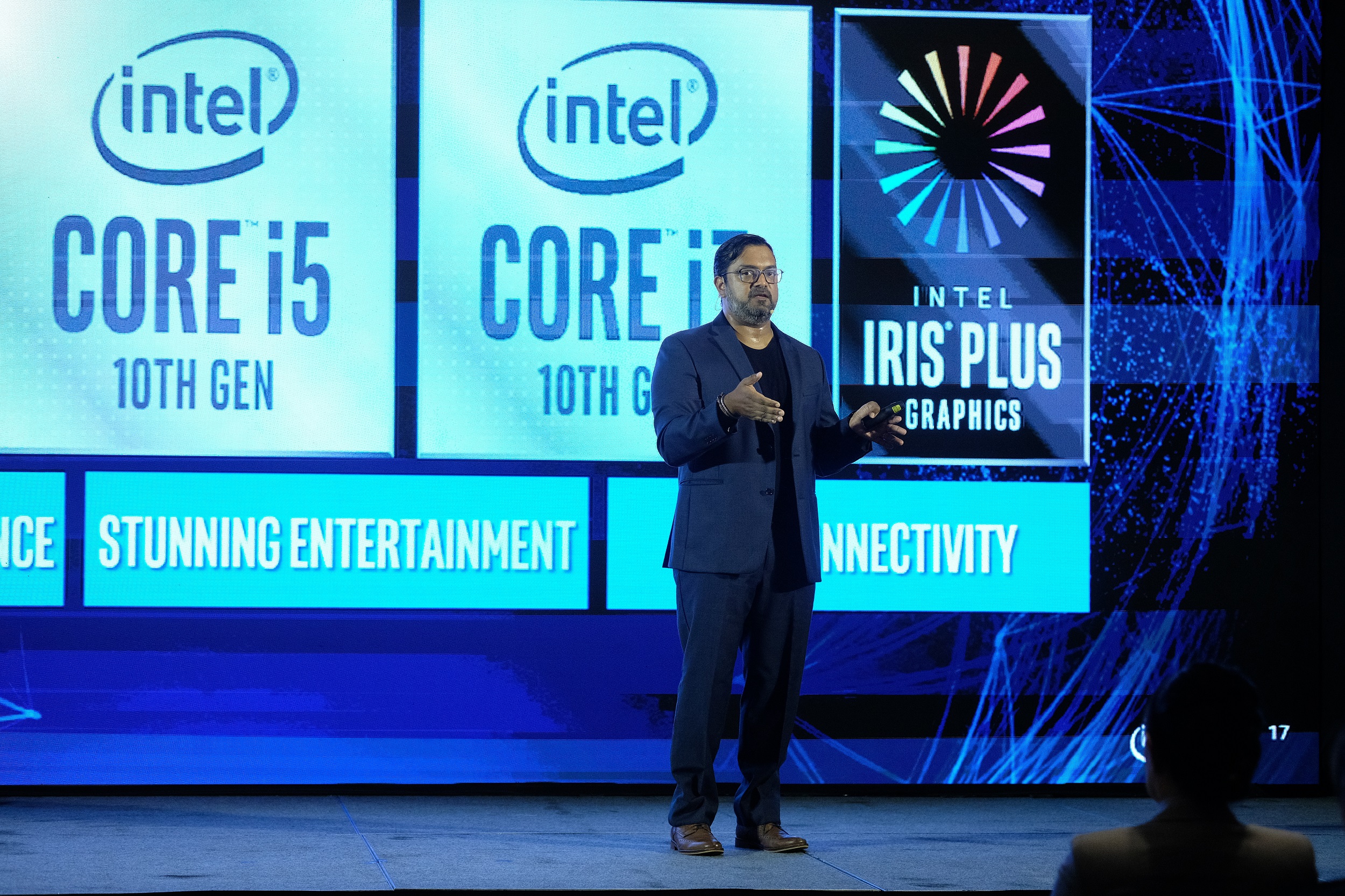 santhosh on stage แล็ปท็อปที่มาพร้อมโปรเซสเซอร์ Intel® CoreTMเจนเนอเรชั่น 10 พร้อมจำหน่ายแล้วในประเทศไทย