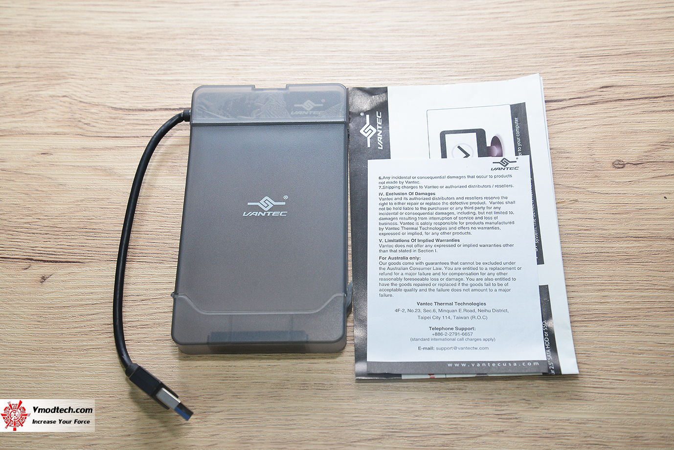 dsc 0006 Vantec USB3.0 to 2.5″ SSD/HDD Adapter with Case Review